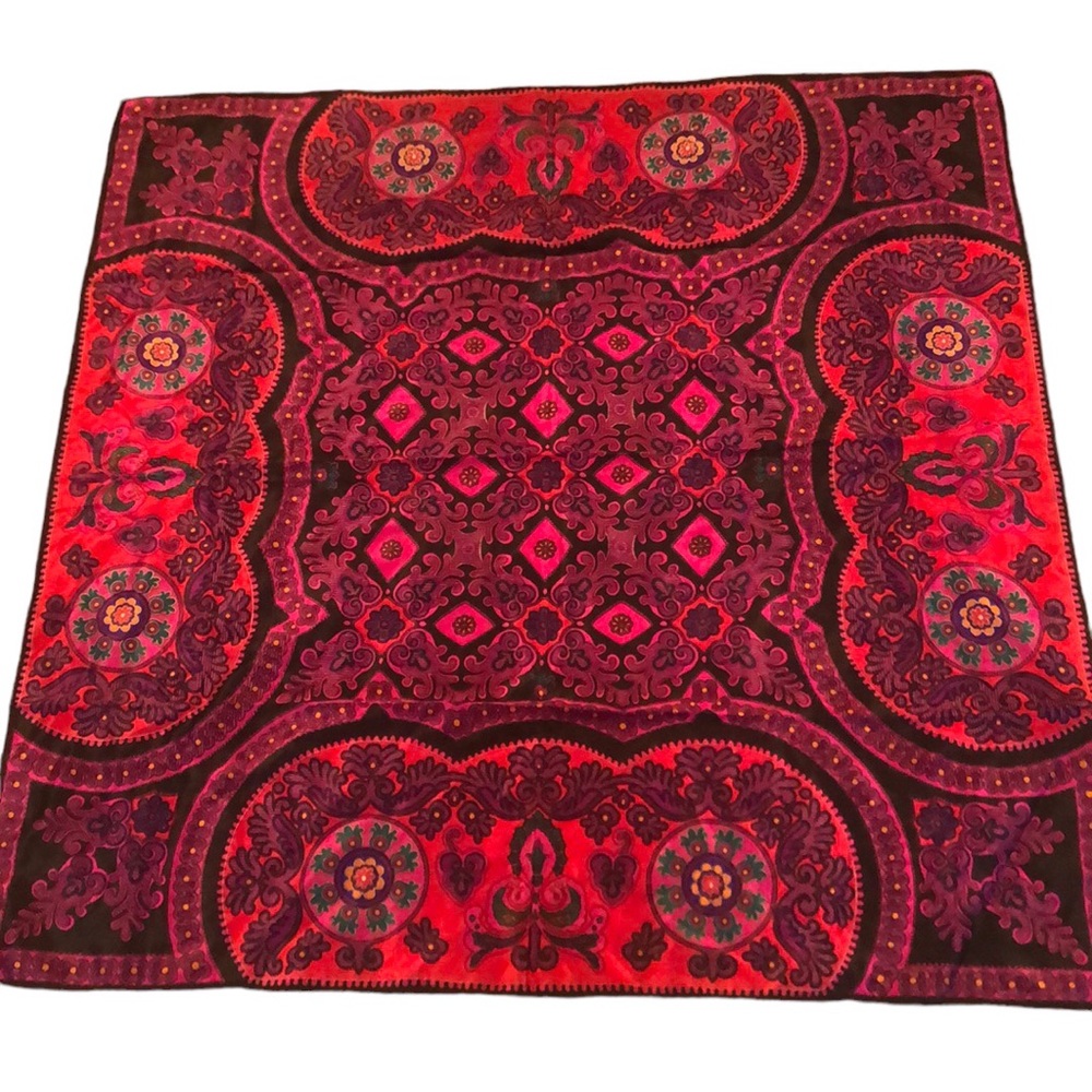 Beautiful Patterned Scarf - image 1